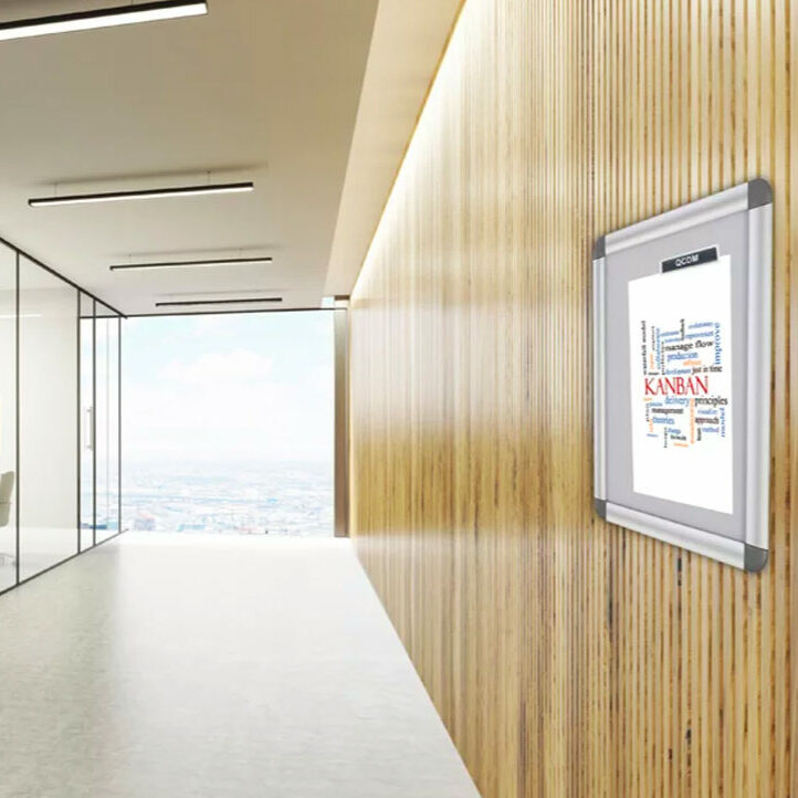 VITRINES D’AFFICHAGE